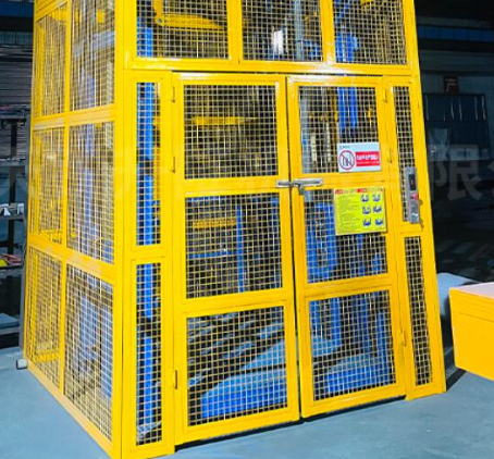 洛隆货梯可以安装在室外吗